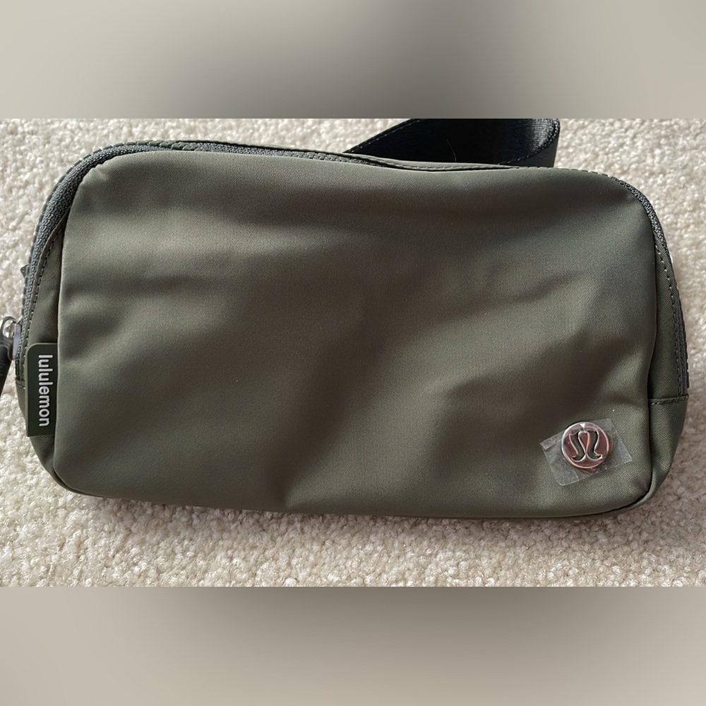 Lululemon Everywhere Bag